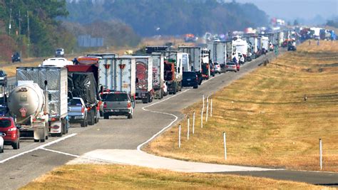 2 Dead In Texas Highway Pileup Of 140 Vehicles