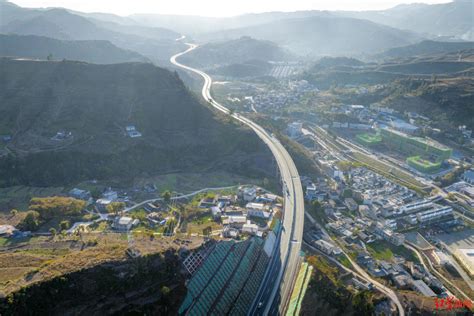 6条高速同日通车，四川省高速公路通车里程突破9000公里！腾讯新闻