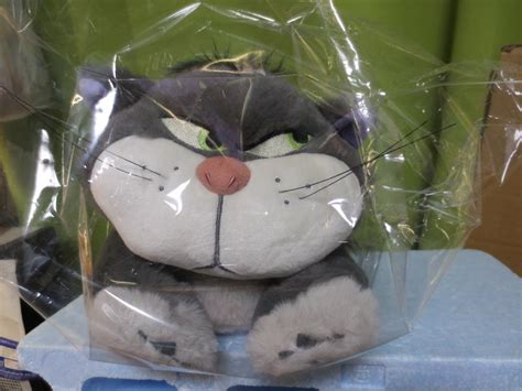 新品 ディズニーストア 猫の日 Cat Day 2023 ルシファー ぬいぐるみ メルカリ