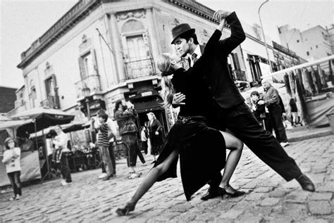 Dónde nació el tango y en que año La Esquina de Carlos Gardel