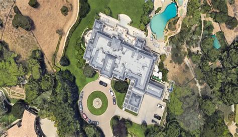 Mark Wahlberg’s House [Explored] – Google Earth Hacks