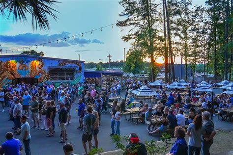 Boatyard LKN Bar & Live Music Venue