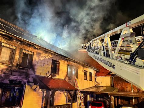 Dachstuhlbrand Menschenleben In Gefahr Eins Tze Freiwillige