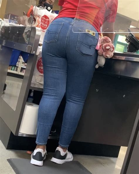 Nice Big Ass Latina In American Eagle Jeans Tight Jeans Forum