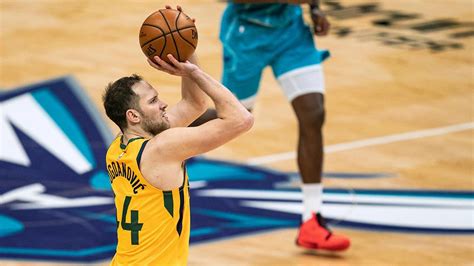 Bojan Bogdanovic Jazz Continue Roll With Victory Over Hornets