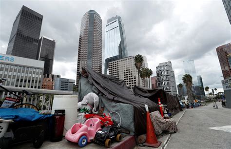 Judge approves housing for 7,000 Los Angeles homeless living near freeways | PBS NewsHour