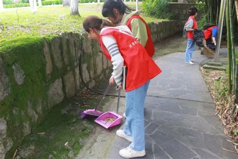 我院参加吉首大学“学雷锋爱劳动·争做时代新人”校园义务大清扫活动 法管学院