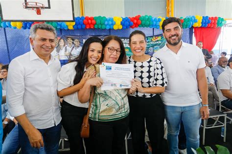 Moradia 170 famílias de Serra Talhada recebem título de propriedade