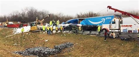 8 Vehicle Crash Closes Southbound Lanes Of I 81 In Rockbridge County