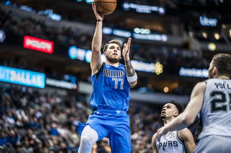 Dallas Mavericks: Luka Doncic shows off his impressive floater