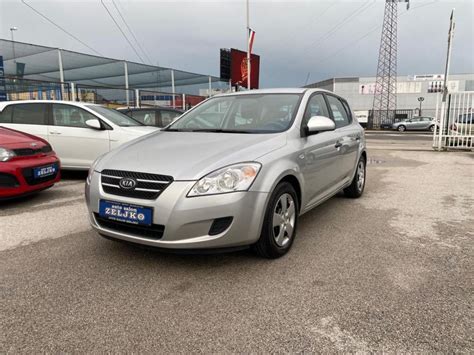 Kia Ceed Crdi Ex Servisna Knji Ica Prvi Vlasnik Odlicno Stanje