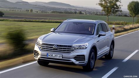 Volkswagen Touareg eHybrid | 2021MY | Front Three-Quarter