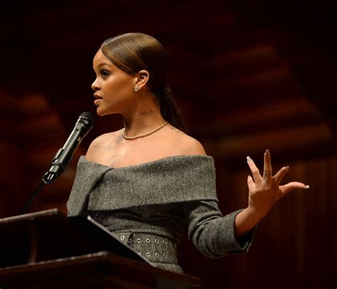 Rihanna 2017 Harvard Humanitarian Of The Year Award 10 Gotceleb