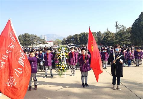 缅怀英烈祭忠魂 抚今追昔思奋进