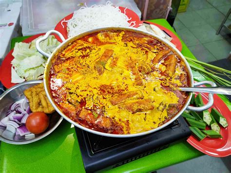 Fish Head Curry ‘steamboat By Mandarin Speaking Indian Zi Char Hawker