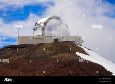 NASA Infrared Telescope Facility at the summit of the Mauna Kea volcano ...