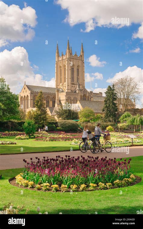 Abbey Gardens Bury St Edmunds, view across the Abbey Gardens towards St Edmundsbury Cathedral in ...