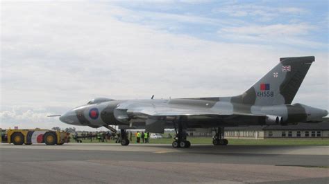 Doncaster Vulcan XH558 To Be Moved From South Yorkshire Home BBC News