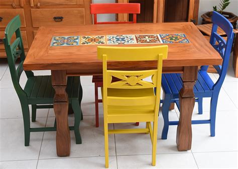 Mesa Com Cadeiras Coloridas - Jogo de Mesa com Cadeiras Coloridas - Móveis Madeiro - Em madeira de ...