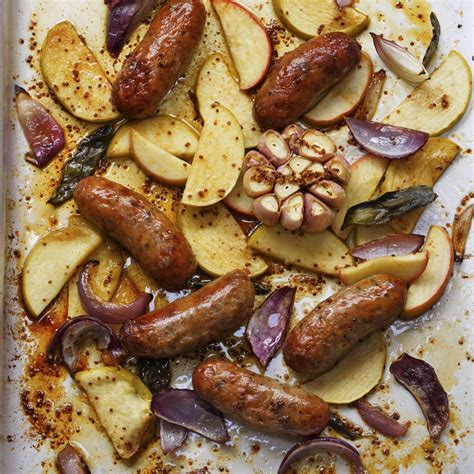 Roasted Sausages With Apples And Lots Of Garlic Easy Recipe