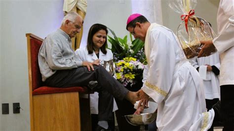 Dom Luiz Celebra Ceia Do Senhor Na Par Quia Nossa Senhora Do Carmo