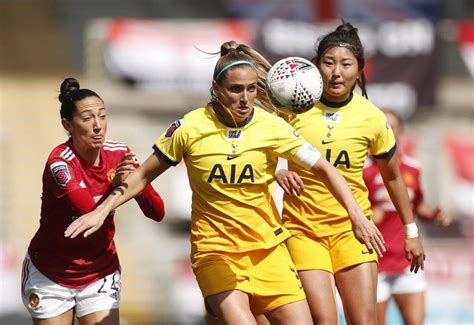 Londoner Shelina Zadorsky Named English Soccer Team S Player Of The