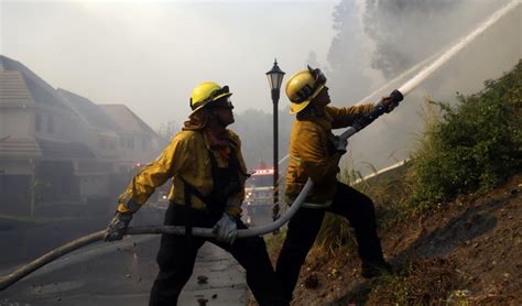 Aumentan A 150 Mil Las Personas Evacuadas Por Fuego En California Panamá América