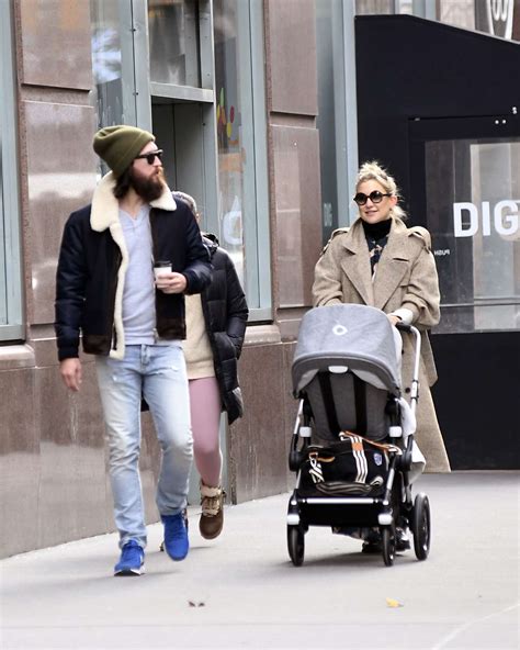 Kate Hudson with her family out in Soho | GotCeleb