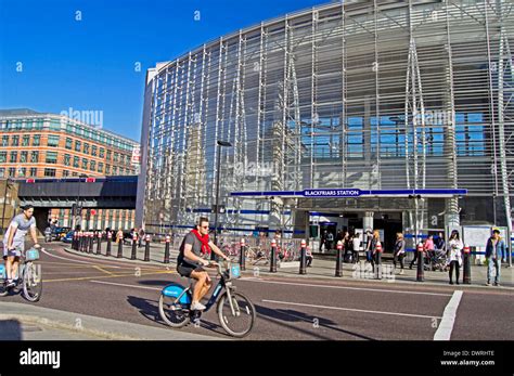 Blackfriars Tube Train Station Entrance Hi Res Stock Photography And