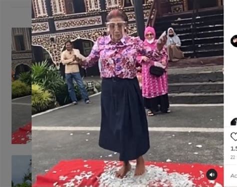 Menari Di Atas Pecahan Piring Susi Pudjiastuti Hayooo Percaya Tidak