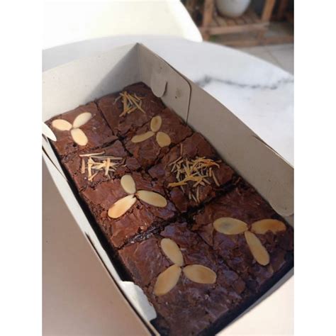 Jual Kue Brownies Fudgy Panggang Enak Bronies Premium Topping Almond