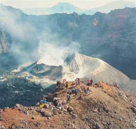 Gunung Yang Wajib Masuk List Pendaki Sejati Tangerangdaily