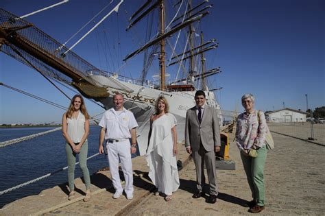 El Puerto De Huelva Recibe A Uno De Los Veleros De Cruceros M S Grandes