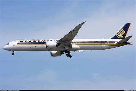 9V SCO Singapore Airlines Boeing 787 10 Dreamliner Photo By Wuthiwong