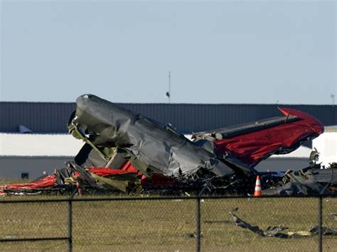 6 People Are Confirmed Dead After 2 Planes Collided Mid Air At A Dallas