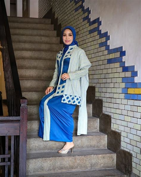 Kebaya Hijab Ala Istri Pejabat Yang Klasik Hingga Modern