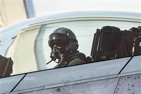 F 22 Raptor Pilot