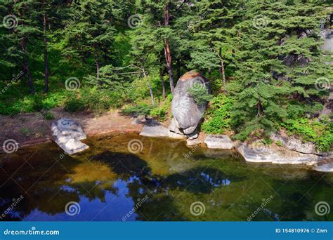 Cen Rio Norte Coreano Lago Coreano Vermelho Samilpo Da Floresta Do