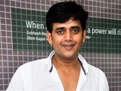 ravi kishan turns    beaten   father  playing sita