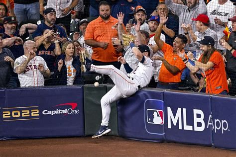 Juan Uribe S World Series Catch Is Officially Impossible To Duplicate