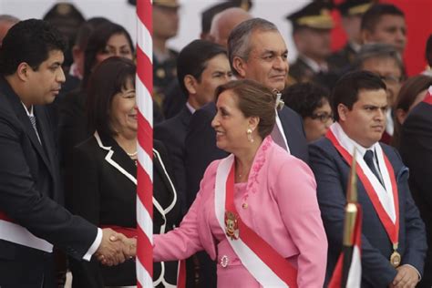 Día de la Bandera presidenta Boluarte encabezó imponente ceremonia por