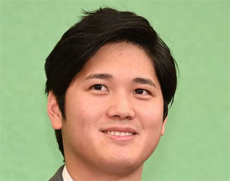 「あの大谷さんより小顔で脚が長い」大谷翔平が長身女性と2ショットに驚きの声続出「ほぼ同じ身長すごい」「等身大パネルかと」：「おっ！」で