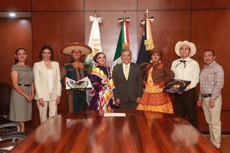 abanderaAbanderamiento del Grupo de Baile Folklórico 11 El Heraldo de