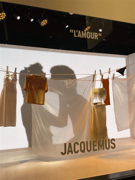 Jacquemus L Amour Pop Up Expo In Paris France Showroom Ideen