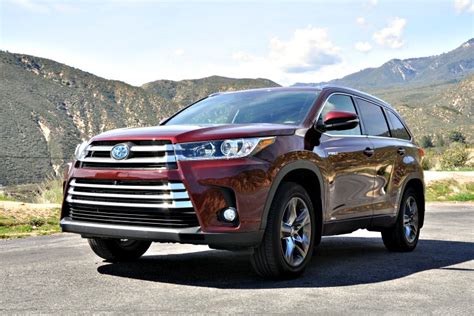 How the Toyota Highlander Hybrid Won My Heart - Our Family Crushes