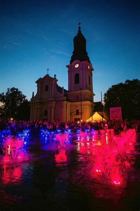 Rynek w Starym Fordonie oficjalnie otwarty Fontanna zatańczyła po