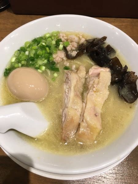 『鶏白湯ラーメン』鶏白湯ラーメン 鳥ぶしのレビュー ラーメンデータベース