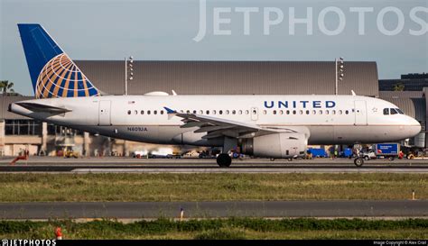 N801UA Airbus A319 131 United Airlines Alex Crail JetPhotos