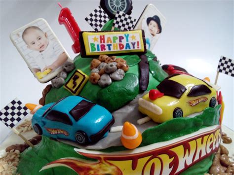 KUE ULANG TAHUN COKLAT D HOT WHEELS