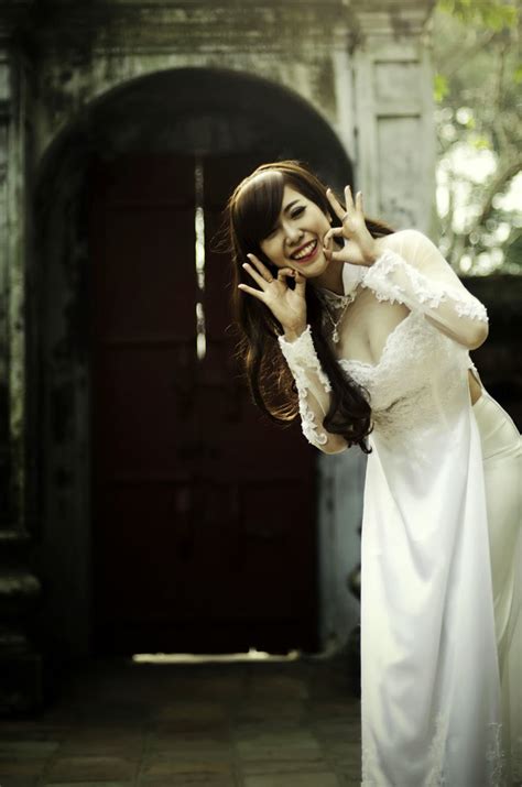 Mai Tho Vietnamese Beautiful Girl IMAGE NAKED CHINESE SINGAPORE